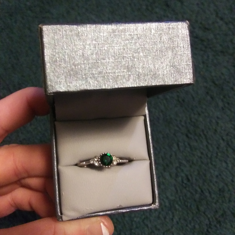 Ring - Picture 3 of 3